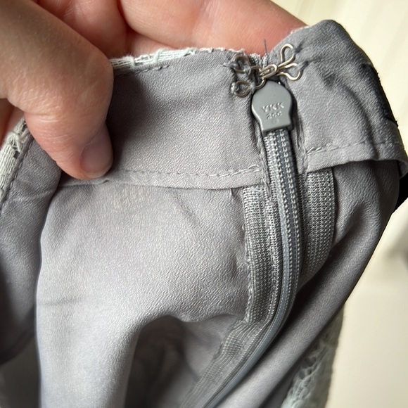 BANANA REPUBLIC White Lace Overlay Pencil Skirt Size 6 - Picture 9 of 10